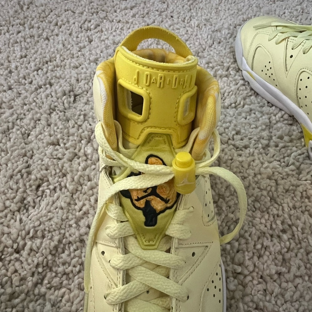 Jordan retro 6 citron size 6Y - Picture 7 of 9